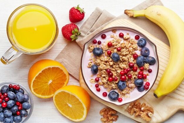 A balanced diet will help you adjust your weight and reduce the load on your joints due to osteoarthritis.